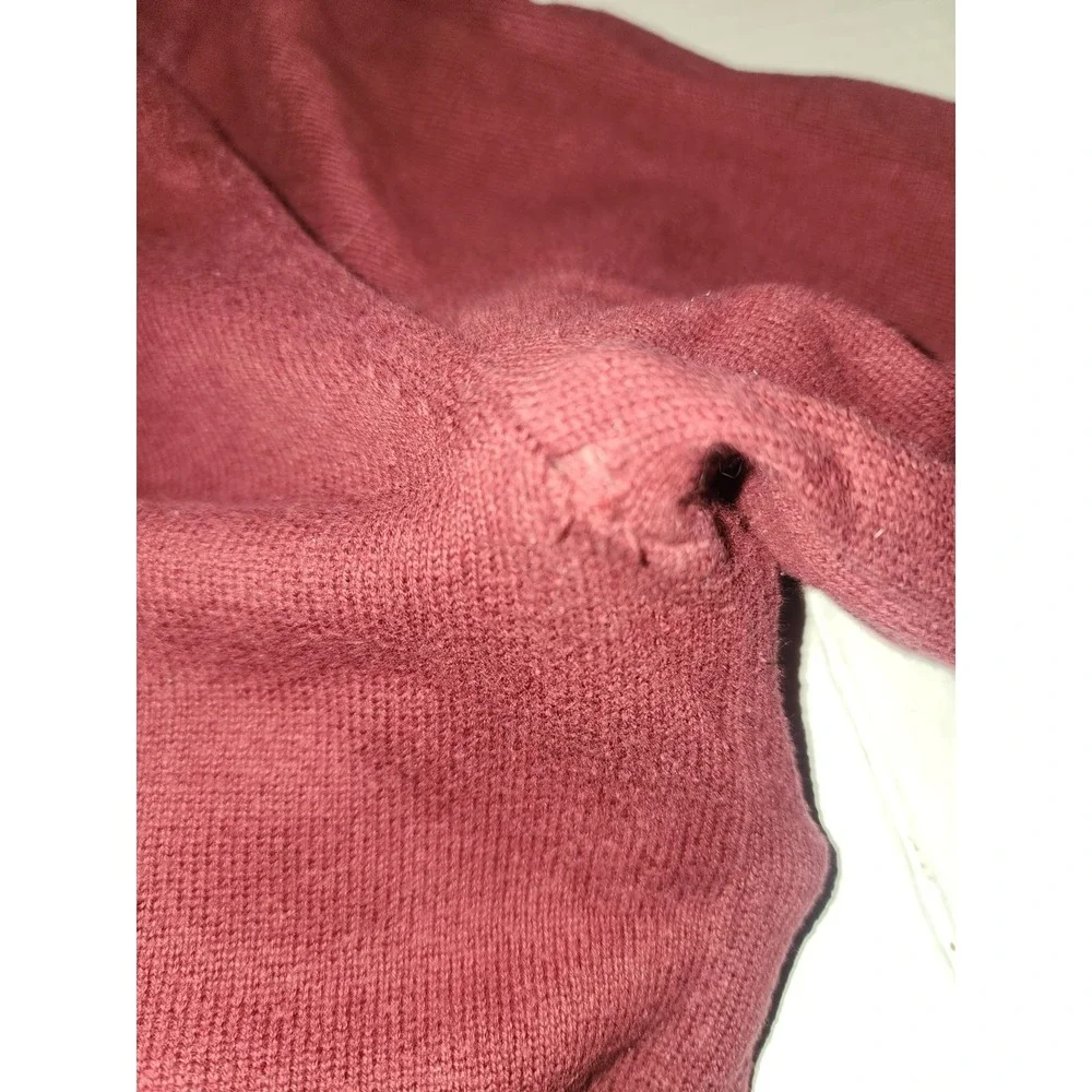 Tommy Hilfiger *there hole